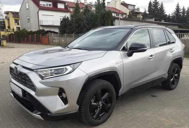 łódzkie Toyota RAV4 cena 143700 przebieg: 64000, rok produkcji 2020 z Chęciny